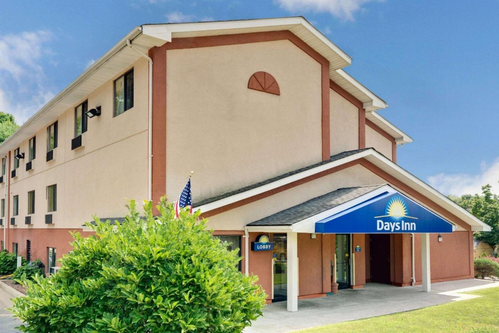Days Inn by Wyndham Torrington